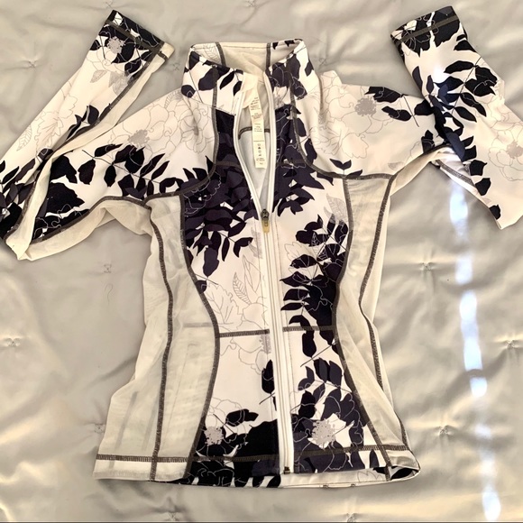Lululemon White Floral Mesh Define - Picture 2 of 7